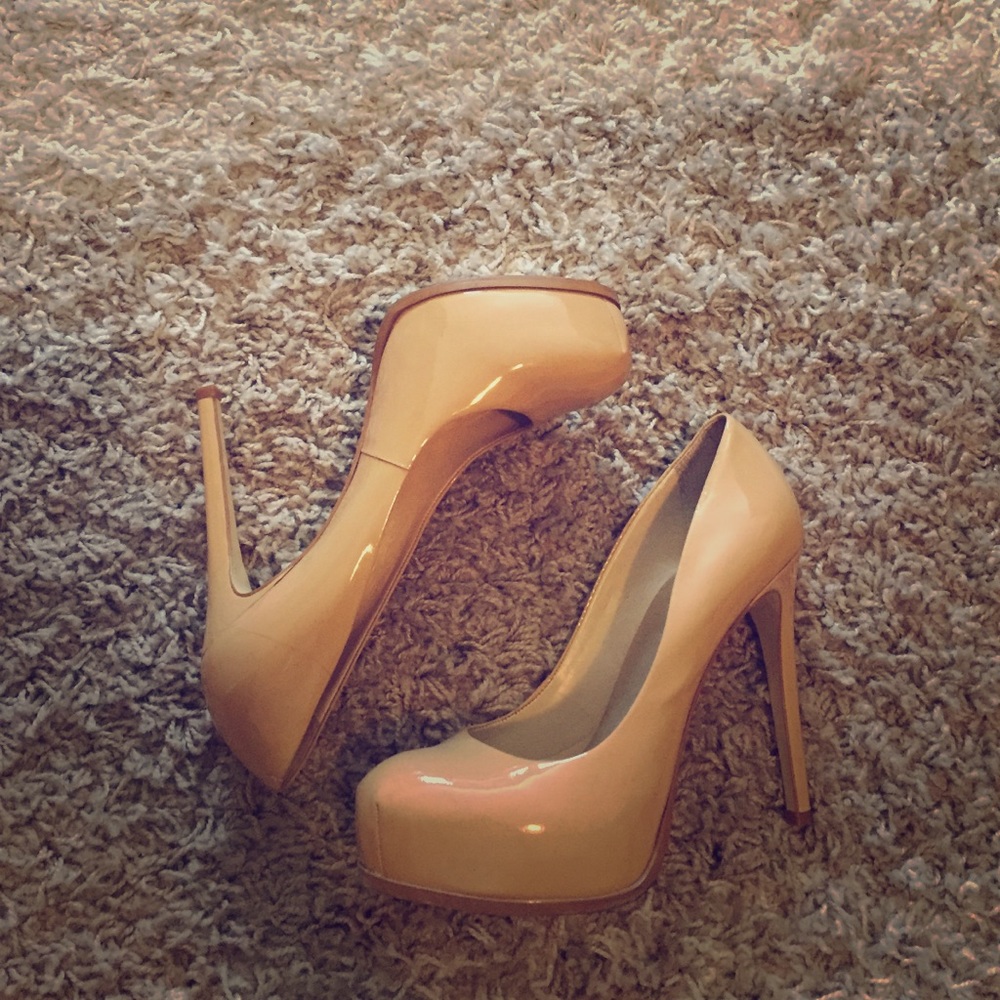 🎉 Host Pick 🎉 Kelsi Dagger patent leather pump